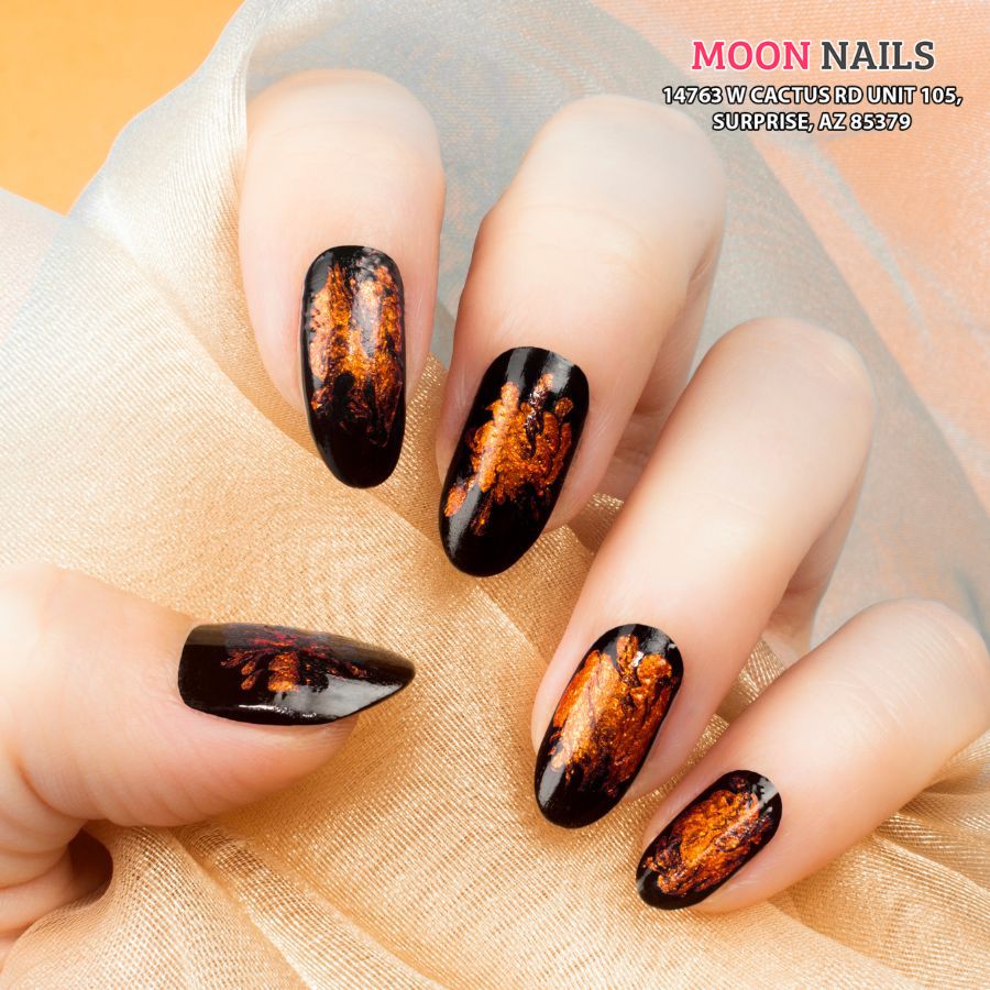 Nail design by Moon Nails